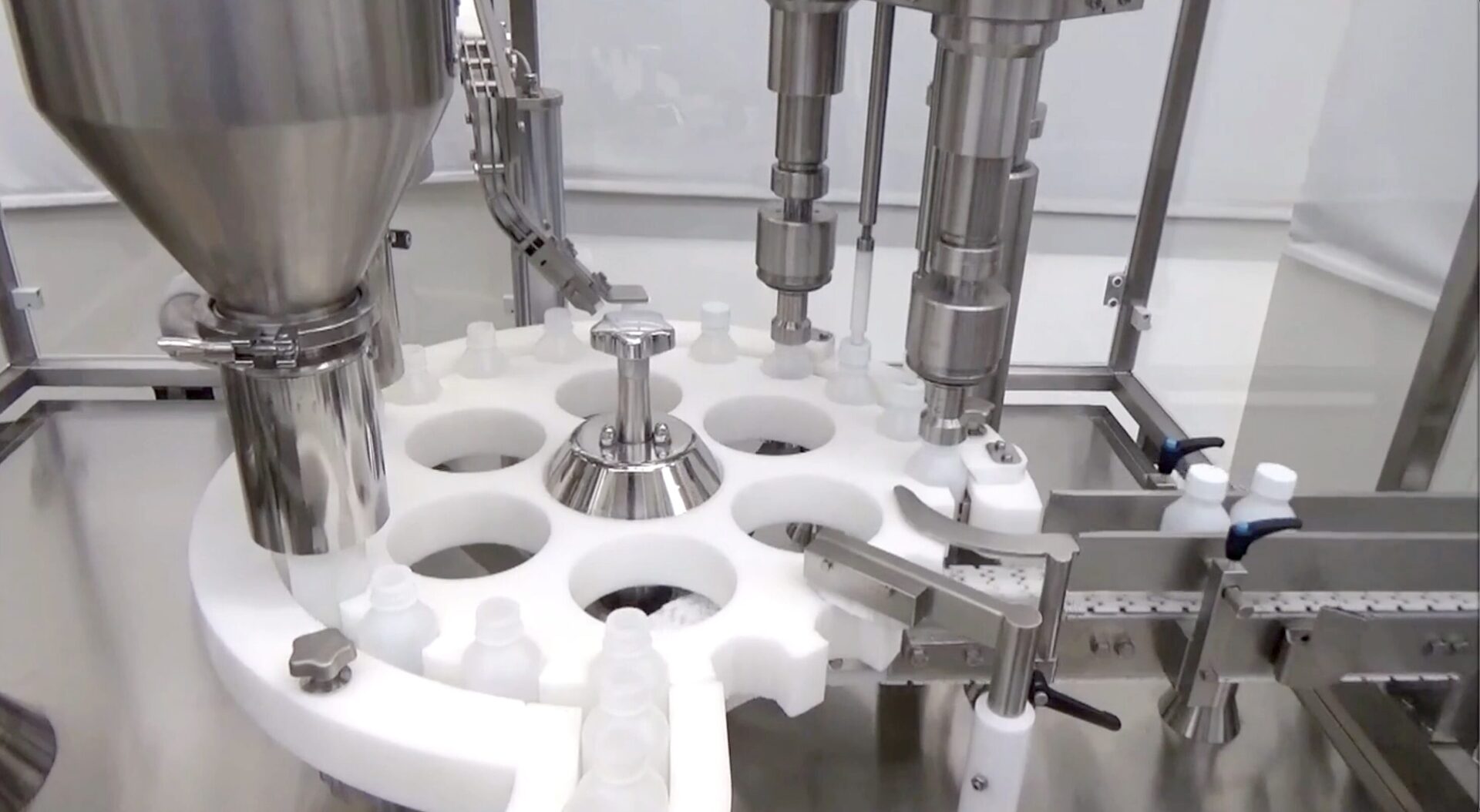 Powder Dosing Closure Powder Dosing & Closing machines - Omnia